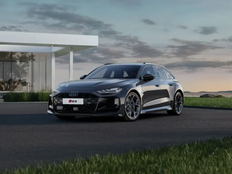 Audi RS5 Avant in grau